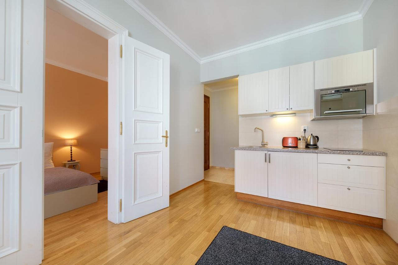 Hunger Wall Residence Praga Zewnętrze zdjęcie